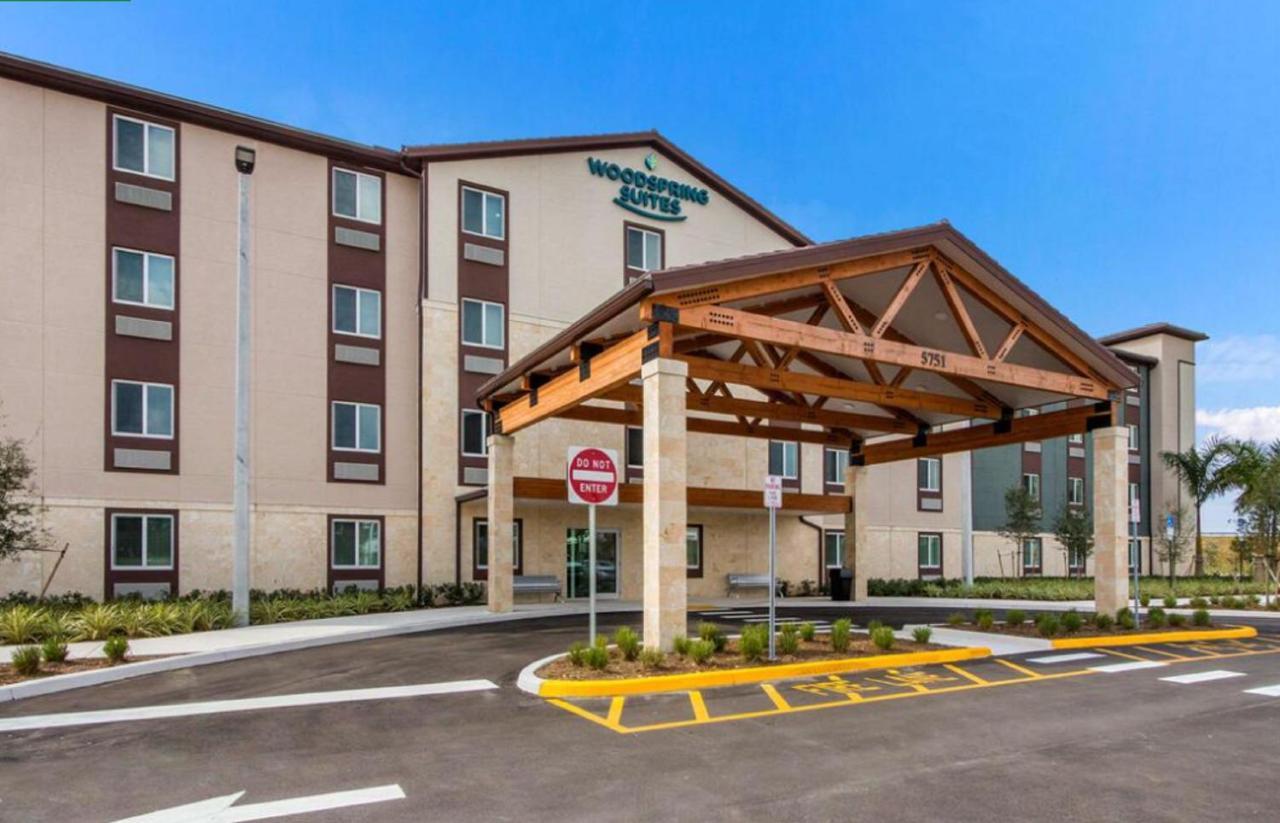 Woodspring Hotel 2*